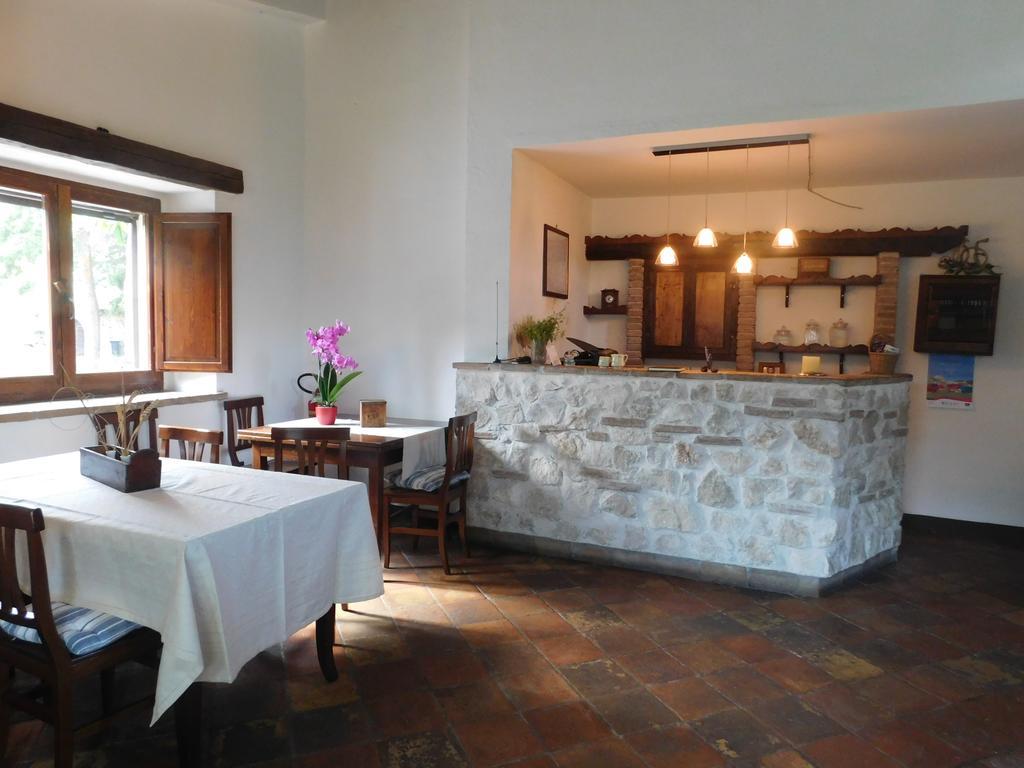 Locanda Sul Lago サント・ステーファノ・ディ・セッサーニオ エクステリア 写真