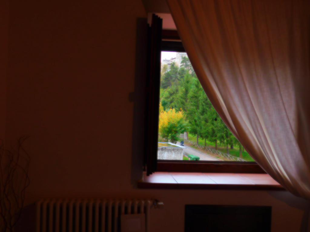 Locanda Sul Lago サント・ステーファノ・ディ・セッサーニオ エクステリア 写真