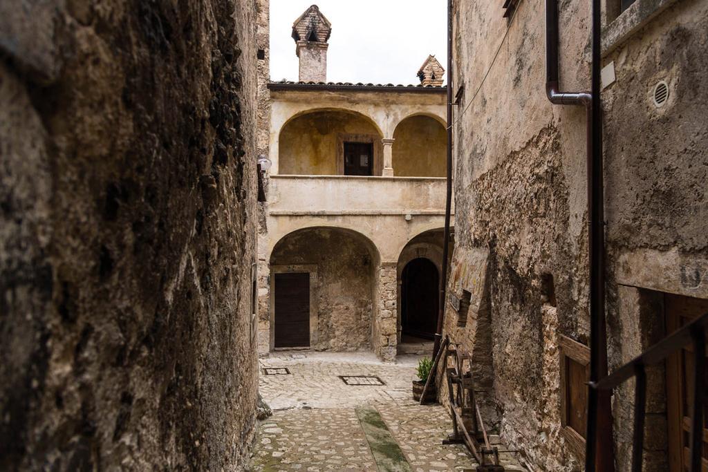 Locanda Sul Lago サント・ステーファノ・ディ・セッサーニオ エクステリア 写真